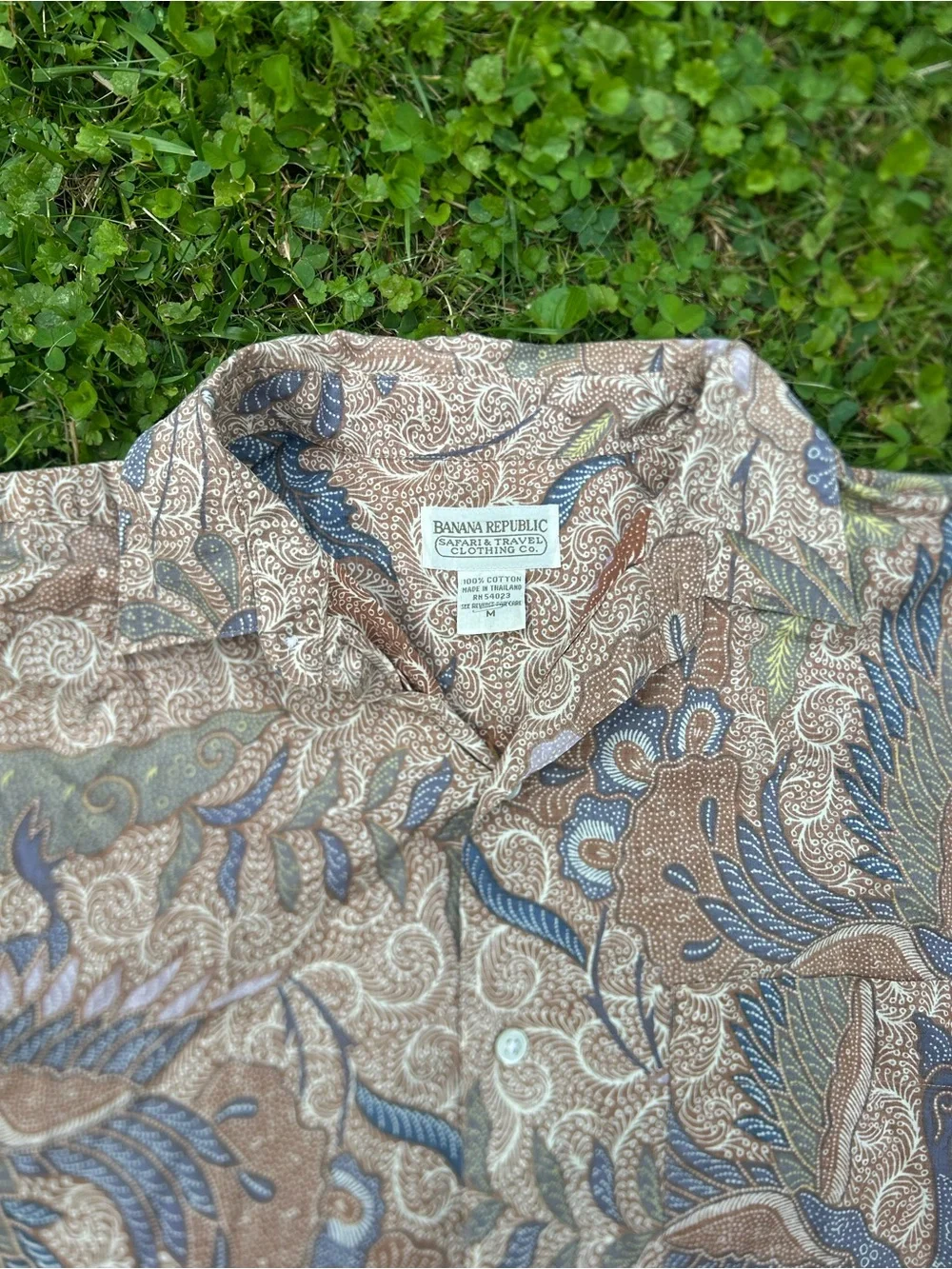 vintage banana republic Peacock print short sleeve button up